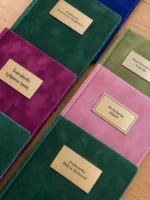 SIGNATURE Velvet - Personalizovani plišani rokovnik sa gravurom - Slika 2